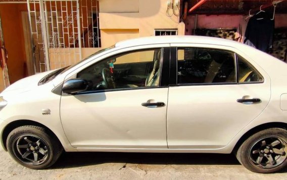 Sell White 2013 Toyota Vios in Makati-1