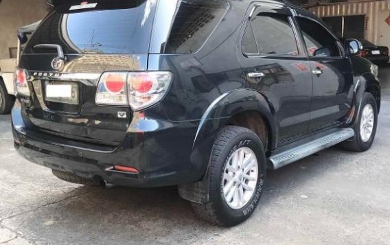 Black Toyota Fortuner 2013 for sale in Automatic-5