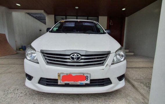 White Toyota Innova 2015 for sale in Manual