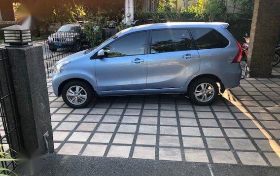 Selling Blue Toyota Avanza 2016 in Manila-6