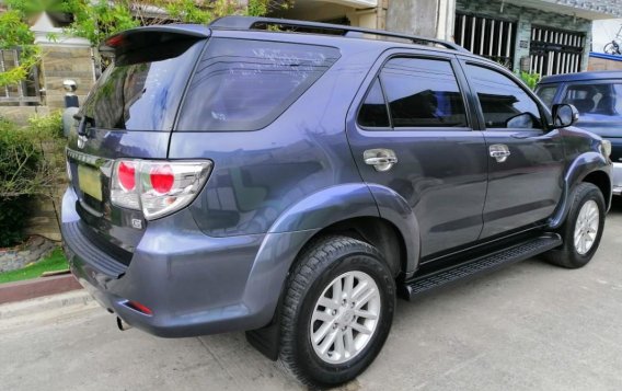 Blue Toyota Fortuner 2013 for sale in Automatic-3