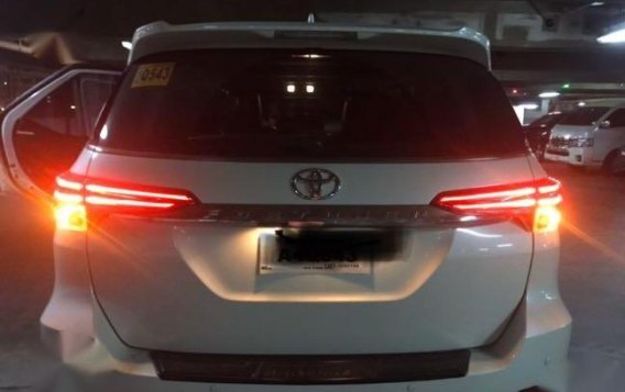 White Toyota Fortuner 2018 for sale in Manila-1