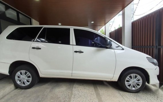 White Toyota Innova 2015 for sale in Manual-2