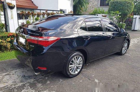 Black Toyota Corolla altis 2015 for sale in Manual-4