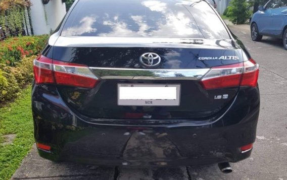 Selling Black Toyota Corolla altis 2015 in Quezon City-5