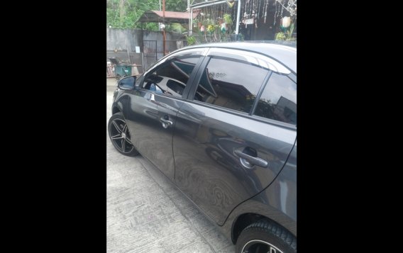 Sell Black 2015 Toyota Vios Sedan in Tanauan-1