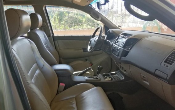 White Toyota Fortuner 2012 for sale in Automatic-6