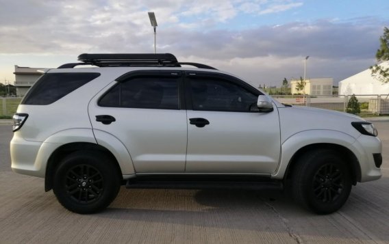 White Toyota Fortuner 2012 for sale in Automatic-8