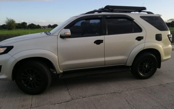 White Toyota Fortuner 2012 for sale in Automatic-9