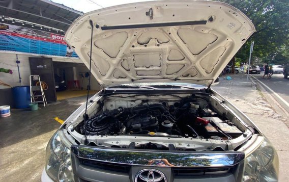 White Toyota Fortuner 2007 for sale in Quezon City-9