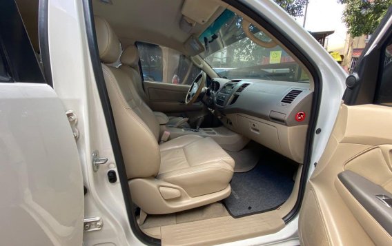 White Toyota Fortuner 2007 for sale in Quezon City-6