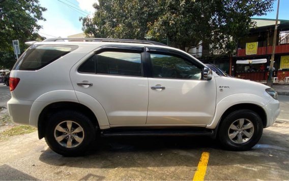 White Toyota Fortuner 2007 for sale in Quezon City