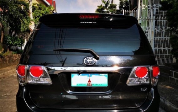 Black Toyota Fortuner 2014 for sale in Automatic-3