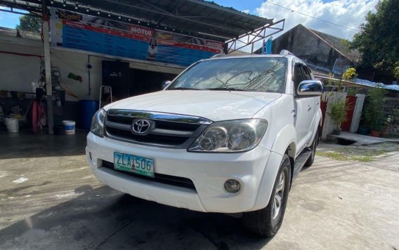 White Toyota Fortuner 2007 for sale in Quezon City-5