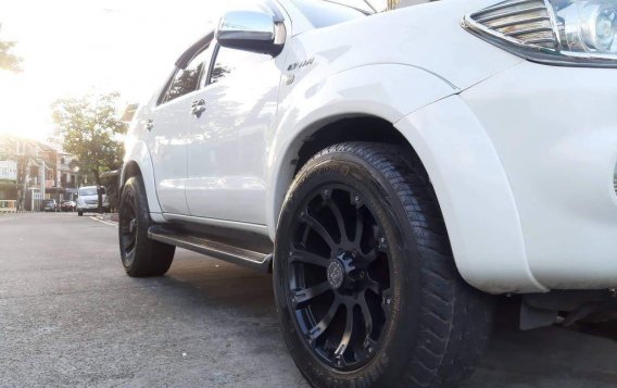 Toyota Fortuner 2009 for sale in Quezon City-3