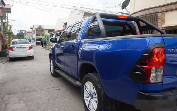 Blue Toyota Hilux 2018 for sale in Automatic-4