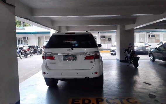 Toyota Fortuner 2009 for sale in Quezon City-5