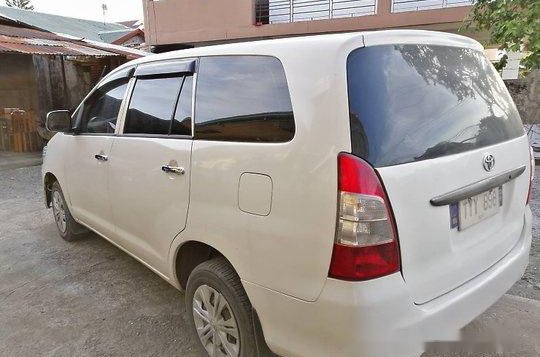 White Toyota Innova 2012 for sale in Manila-3