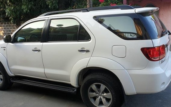 White Toyota Fortuner 2018 for sale in Las Pinas-1