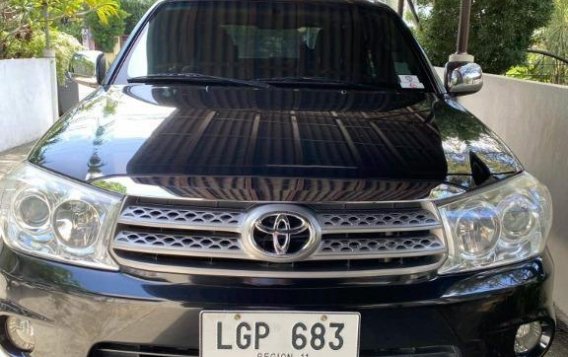 Purple Toyota Fortuner 2010 for sale in Davao City-8