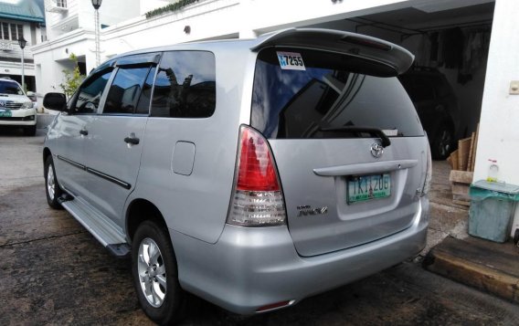 Selling Silver Toyota Innova 2011 in Manila-1