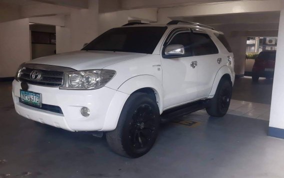 Toyota Fortuner 2009 for sale in Quezon City-6