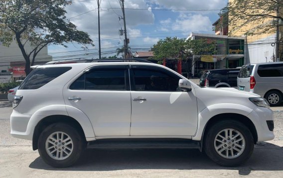 Selling White Toyota Fortuner 2014 in Pasig-3