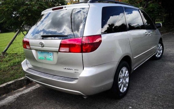 Silver Toyota Sienna 2004 for sale in Quezon City-8