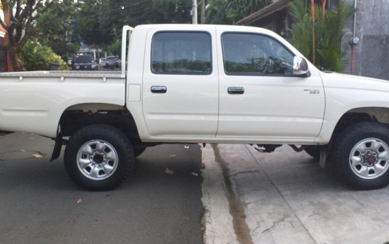 Sell 2000 Toyota Hilux in Quezon City-1