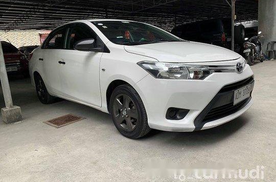 Selling White Toyota Vios 2016 in Manila-1