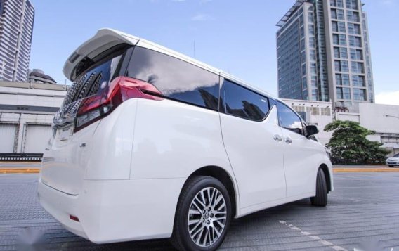 White Toyota Alphard 2017 for sale in San Francisco-2