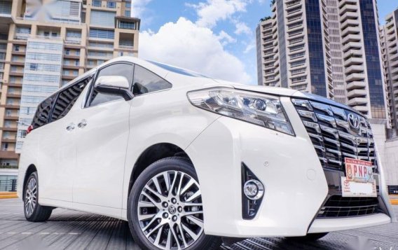 White Toyota Alphard 2017 for sale in San Francisco