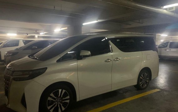 White Toyota Alphard 2019 for sale in Silver City 2