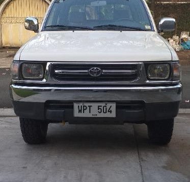 Sell 2000 Toyota Hilux in Quezon City