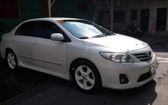 Pearl White Toyota Corolla altis 2013 for sale in General Emilio Aguinaldo-7