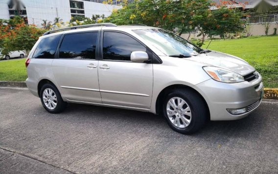 Toyota Sienna 2004 for sale in Quezon City