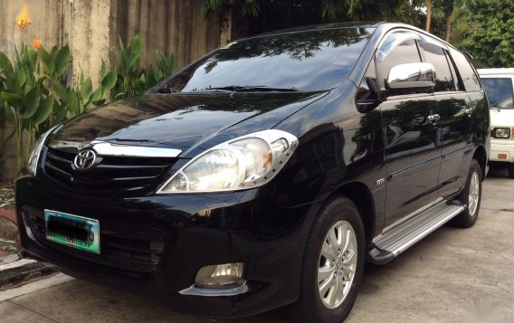 Black Toyota Innova 2011 for sale in Automatic