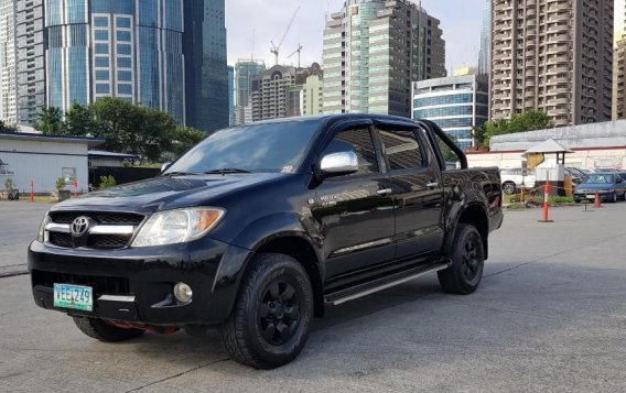 Sell Black 2007 Toyota Hilux in Cainta
