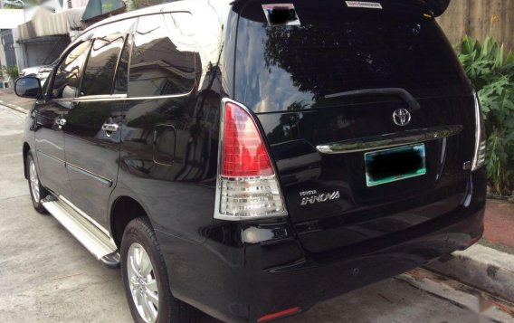 Black Toyota Innova 2011 for sale in Automatic-2