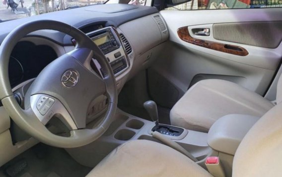 Black Toyota Innova 2014 for sale in Automatic-2