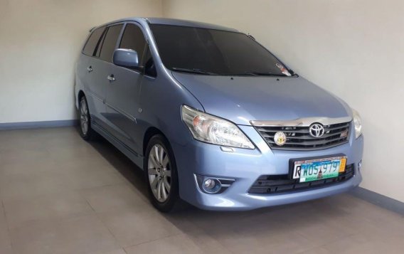 Sell Blue 2014 Toyota Innova in San Pedro