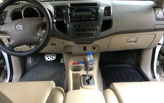 Sell White 2007 Toyota Fortuner in Manila-8