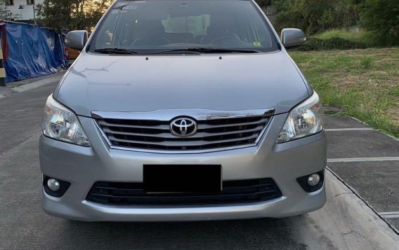 Silver Toyota Innova 2012 for sale in Automatic-8