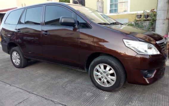 Brown Toyota Innova 2014 for sale in Manual-3