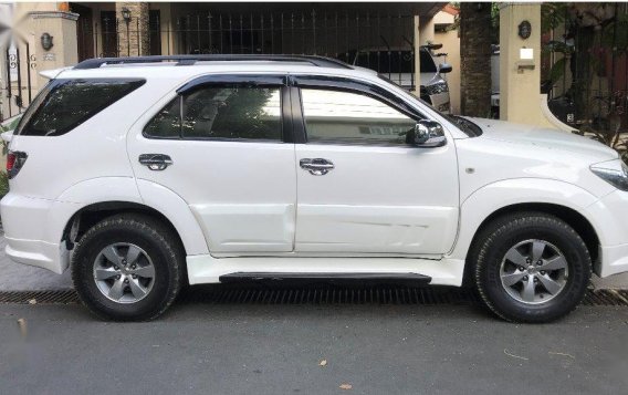 Sell White 2007 Toyota Fortuner in Manila-1