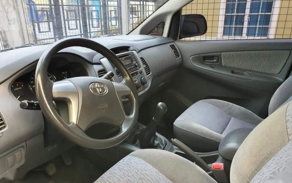 Brown Toyota Innova 2014 for sale in Manual-2