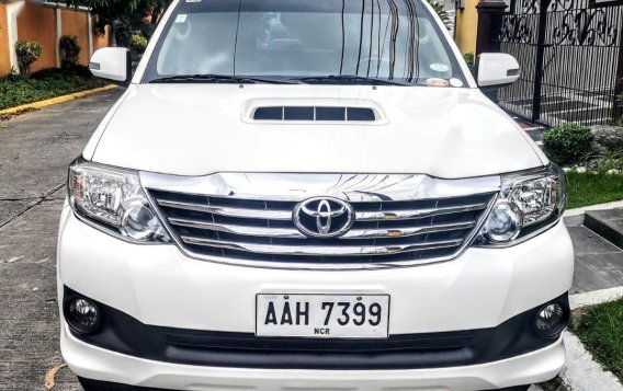 White Toyota Fortuner 2014 for sale in Manila-5