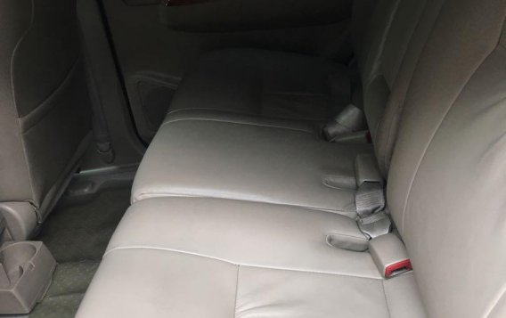 Selling White Toyota Fortuner 2009 in Manila-6