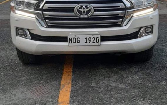 White Toyota Land Cruiser 2017 for sale in Quezon City