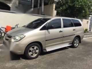 Selling Silver Toyota Innova 2008 in Quezon City